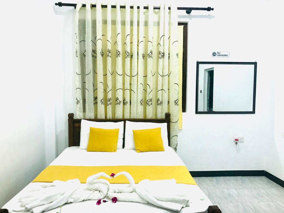 Freedom Inn Негомбо Екстер'єр фото