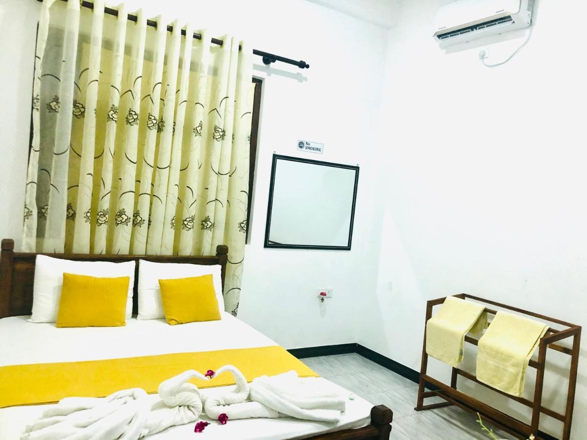 Freedom Inn Негомбо Екстер'єр фото
